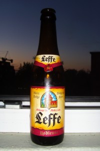 Leffe Radieuse Belgian abbey Beer (brewery Inbev) - independent belgian beer review